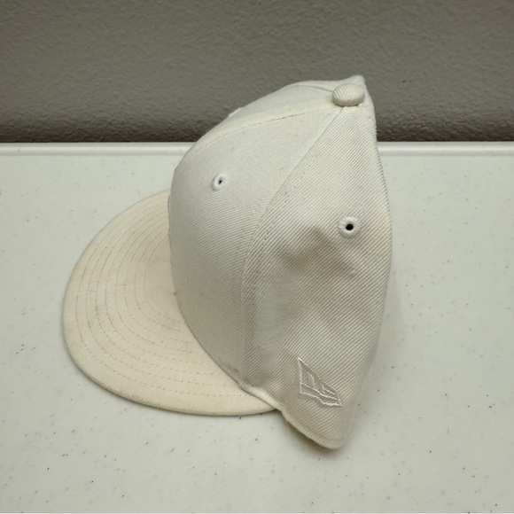 New Era LA Dodgers MLB Hat Cap All White 7 1/4 - Picture 2 of 9